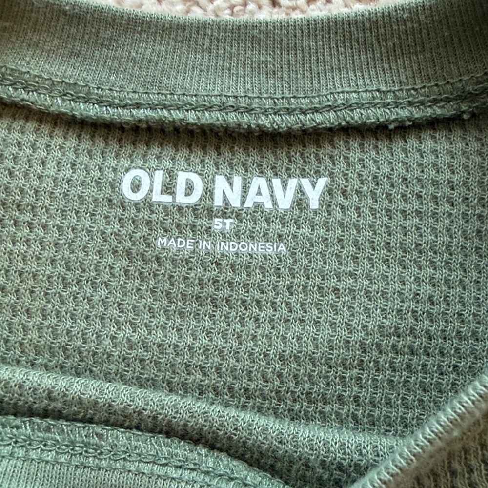5T Old Navy Kids Long Sleeve Tee Set - Blue, Green, Black - Picture 2 of 9